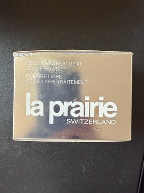 (NWB) La Prairie Silver Reflective Loose Powder Compact -translucent 2, 2oz